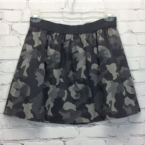 Banana Republic Mini Skirt Women's Size 4 Black/Gray Camo Party Academia Casual
